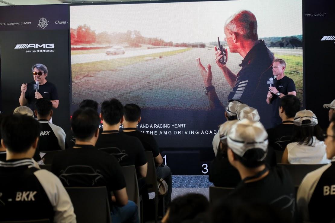 สนุกในสนามแข่งระดับโลกกับ Mercedes-AMG Driving Experience