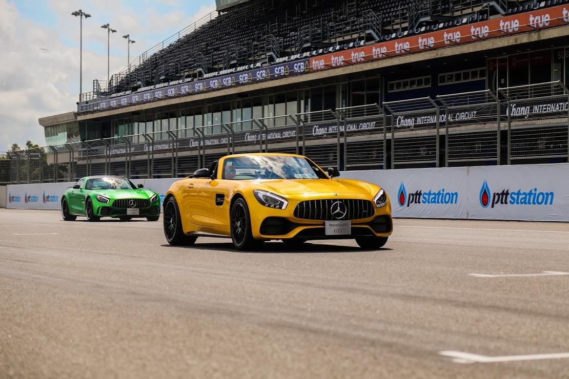 สนุกในสนามแข่งระดับโลกกับ Mercedes-AMG Driving Experience