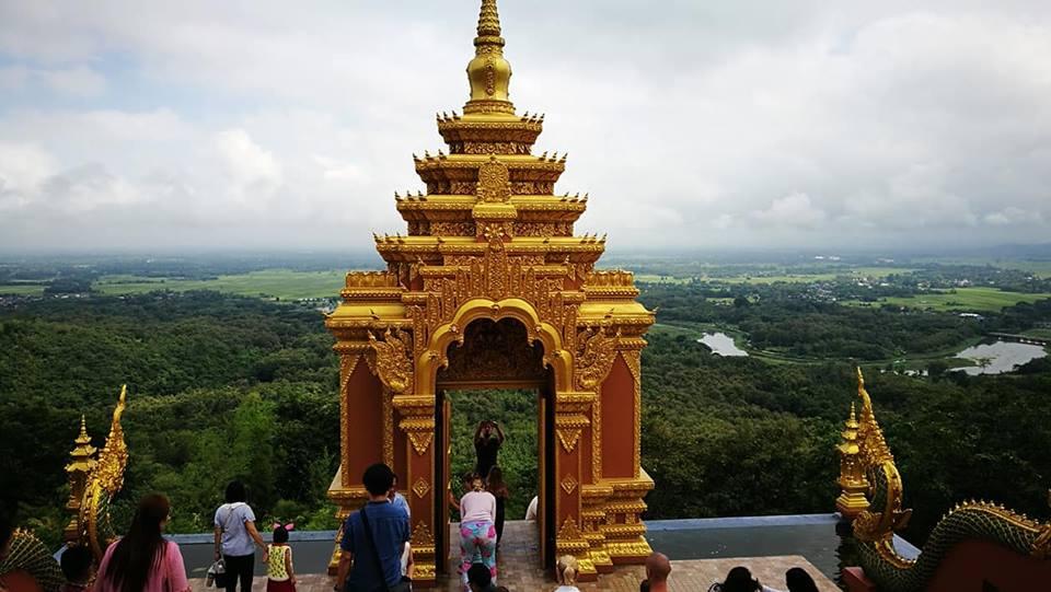 ฟินทะเลหมอก-ดอกปอเทือง ชมอลังการวัดพระธาตุดอยพระฌาน