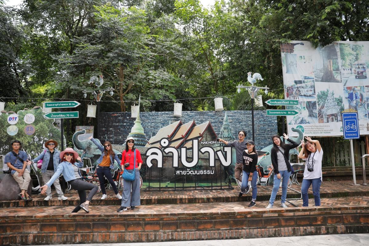 ฟินทะเลหมอก-ดอกปอเทือง ชมอลังการวัดพระธาตุดอยพระฌาน