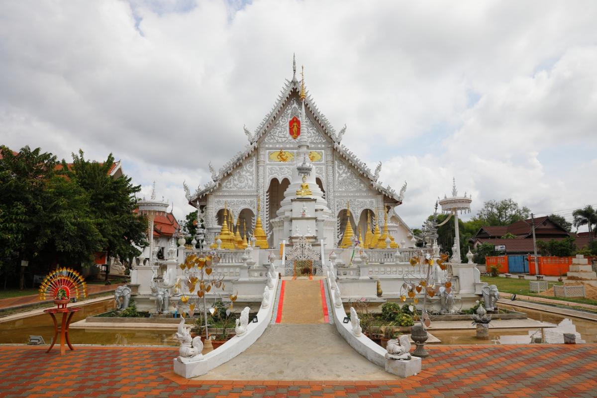 ฟินทะเลหมอก-ดอกปอเทือง ชมอลังการวัดพระธาตุดอยพระฌาน