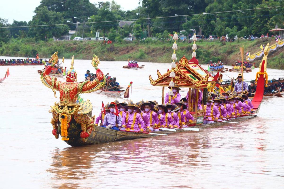 เปิดศึกชิงเจ้าสายน้ำสุดยิ่งใหญ่การแข่งขันเรือยาวชิงถ้วยพระราชทานฯประจำปี 2565