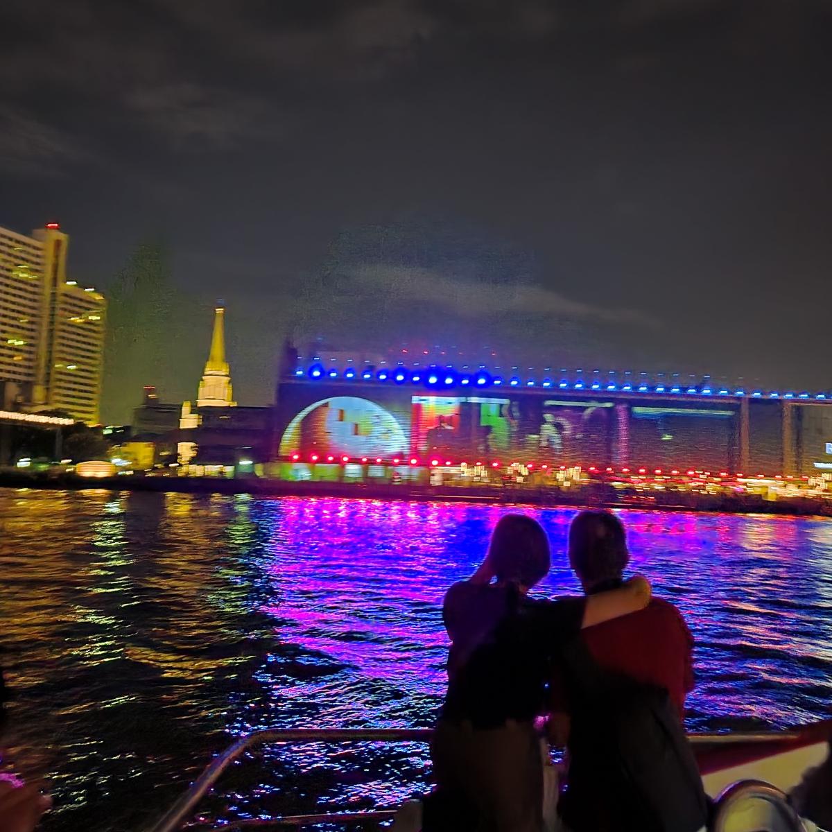 นั่งเรือล่องเจ้าพระยาชมกิจกรรมแสงสี “VIJIT CHAO PHRAYA”