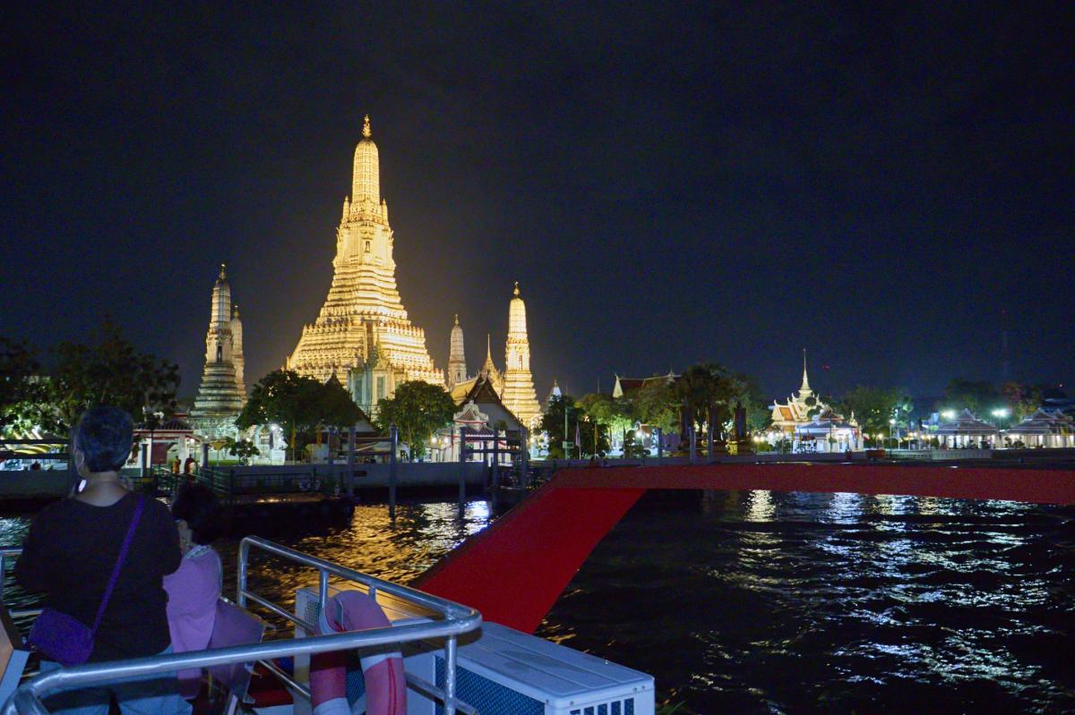 นั่งเรือล่องเจ้าพระยาชมกิจกรรมแสงสี “VIJIT CHAO PHRAYA”