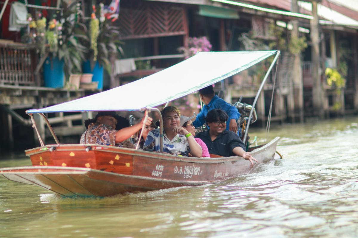 KOL จีน-ไทย ร่วมโปรโมทเส้นทางท่องเที่ยว Carbon Neutral คลองดำเนินสะดวก